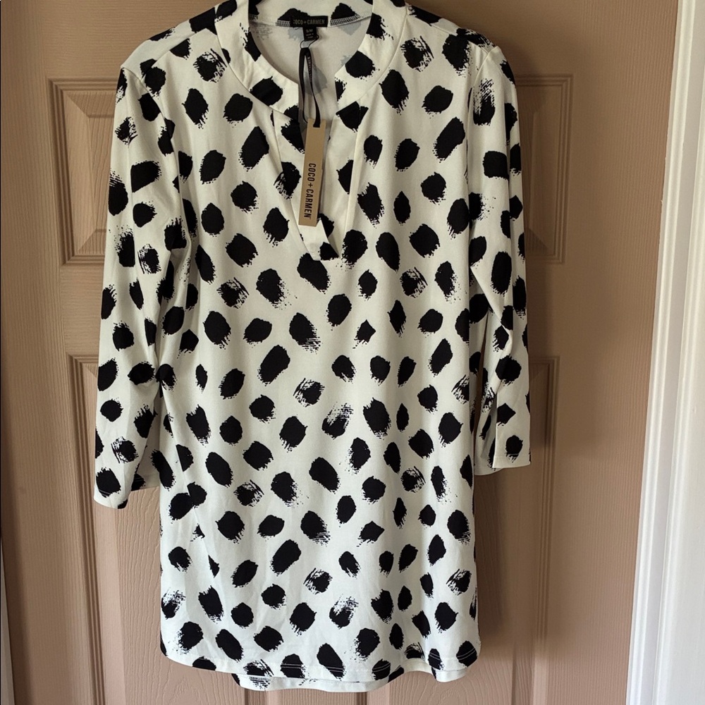 Coco + Carmen Black and White Abstract Spot Tunic